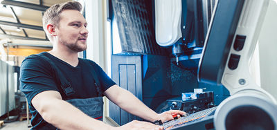 Pres Makineleri Operatörü kapak fotoğrafı